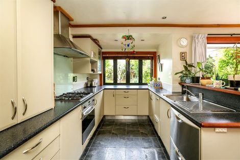 Photo of property in 28 Bulteel Street, New Plymouth, 4310