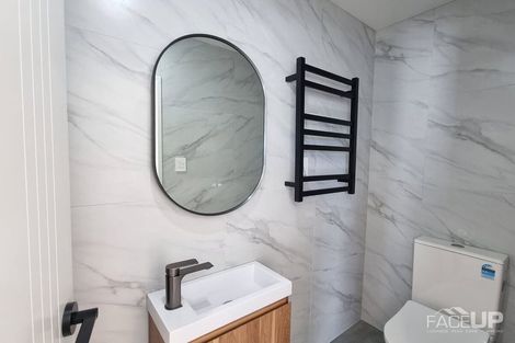 Photo of property in 64e Triangle Road, Massey, Auckland, 0614