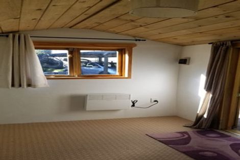 Photo of property in 48 Turanga Road, Henderson Valley, Auckland, 0612