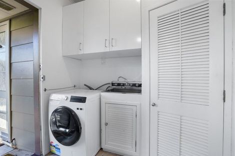 Photo of property in 1 Camellia Place, Hamilton Lake, Hamilton, 3204