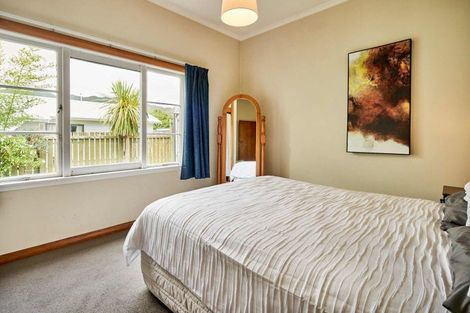 Photo of property in 5 Mason Street, Moera, Lower Hutt, 5010