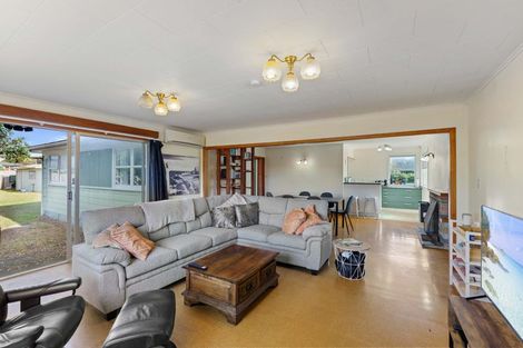 Photo of property in 98 Field Way, Waikanae Beach, Waikanae, 5036