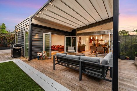 Photo of property in 50 Ngataringa Road, Devonport, Auckland, 0624