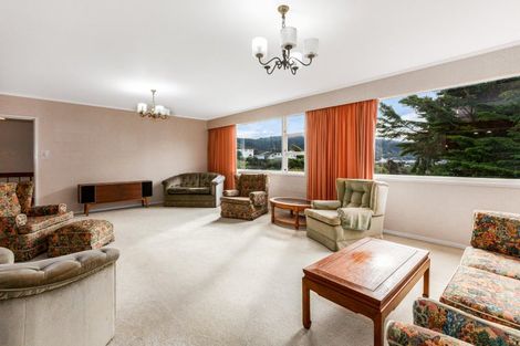 Photo of property in 1 Bede Grove, Tawa, Wellington, 5028