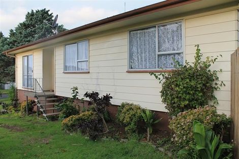 Photo of property in 30 Glennandrew Drive, Half Moon Bay, Auckland, 2012