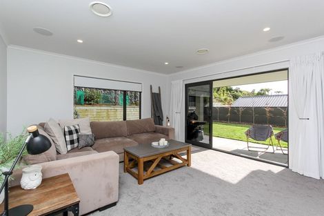 Photo of property in 36 Fernbrook Drive, Hurworth, New Plymouth, 4310