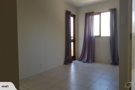 Photo of property in 21a Parr Terrace, Castor Bay, Auckland, 0620