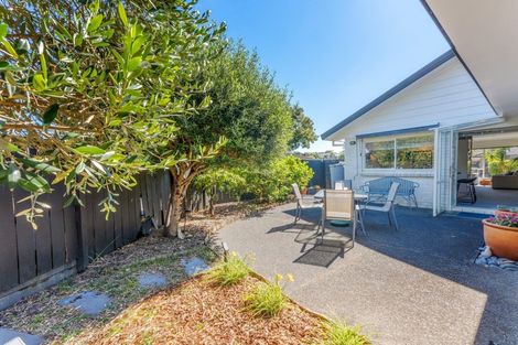 Photo of property in 1/8 Solana Court, Botany Downs, Auckland, 2010