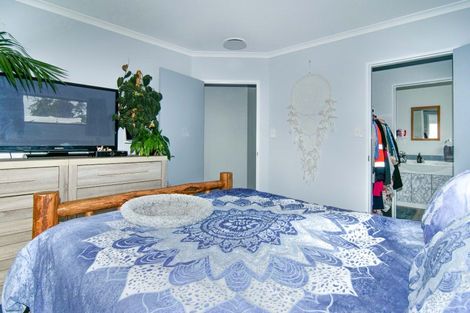 Photo of property in 11 Stout Street, Westport, 7825