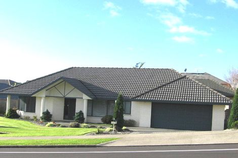 Photo of property in 1/48 Jane Eyre Drive, Somerville, Auckland, 2014