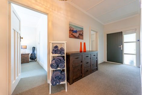 Photo of property in 8 London Street, Hampden, 9410