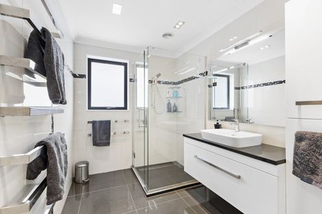 Photo of property in 6 Humphries Place, Awapuni, Palmerston North, 4412