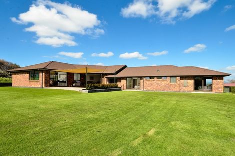 Photo of property in 198 Oraha Road, Kumeu, 0892