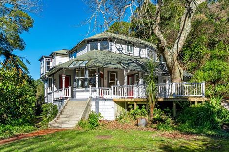 Photo of property in 50 Garden Road, Northland, Wellington, 6012