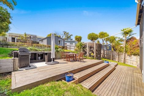 Photo of property in 121 Stanmore Bay Road, Stanmore Bay, Whangaparaoa, 0932