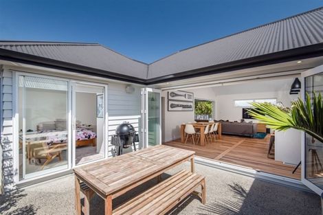 Photo of property in 22 Bardia Street, Belmont, Auckland, 0622