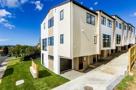 Photo of property in 7/66 Bruce Road, Glenfield, Auckland, 0629