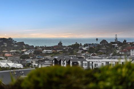 Photo of property in 22 John Dee Crescent, Red Beach, 0932