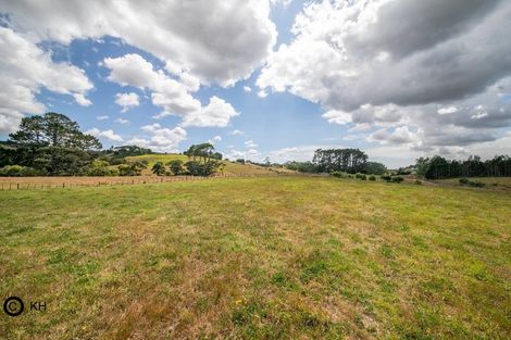 Photo of property in 133 Hanham Road, Kumeu, 0891