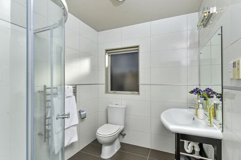 Photo of property in 6 Mulu Place, Fairview Heights, Auckland, 0632