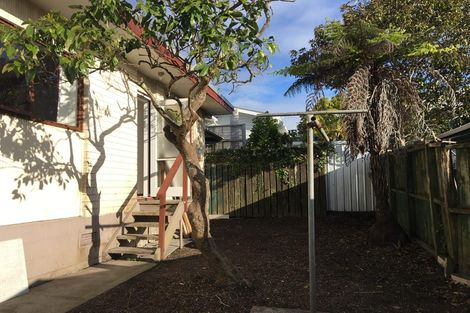 Photo of property in 2/169 Onewa Road, Birkenhead, Auckland, 0626