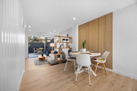 Photo of property in 5/47 Taipari Road, Te Atatu Peninsula, Auckland, 0610