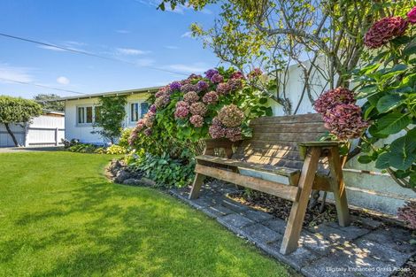 Photo of property in 36 Airini Road, Waimarama, Havelock North, 4294