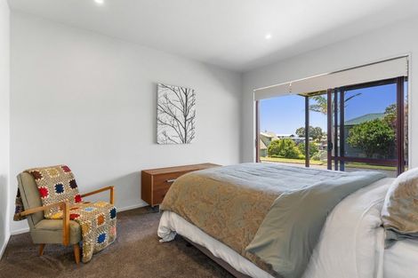 Photo of property in 208 Russell Bruce Place, Onemana, Whangamata, 3691