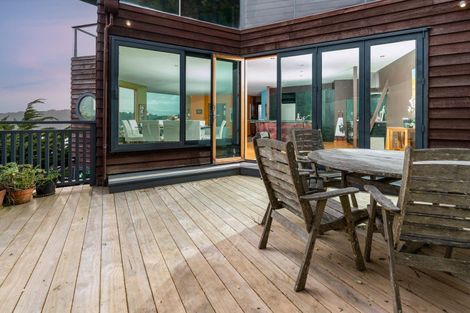 Photo of property in 142 Grafton Road, Roseneath, Wellington, 6011