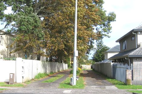 Photo of property in 1/25 Macleans Road, Bucklands Beach, Auckland, 2014