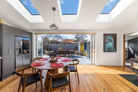 Photo of property in 127 Hargest Crescent, Saint Clair, Dunedin, 9012
