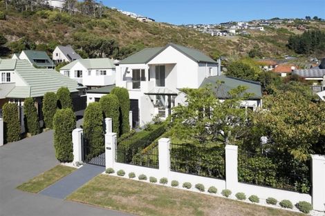 Photo of property in 114 Mccormacks Bay Road, Mount Pleasant, Christchurch, 8081