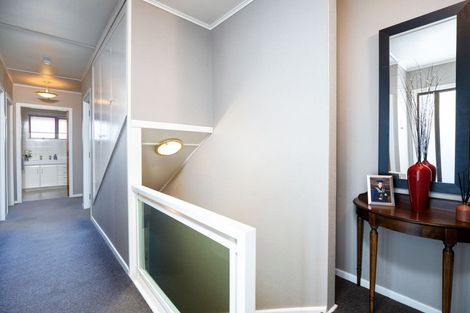 Photo of property in 32 Lismore Street, Strandon, New Plymouth, 4312