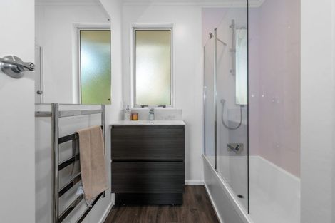 Photo of property in 3/56 Flanshaw Road, Te Atatu South, Auckland, 0610