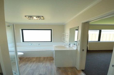 Photo of property in 32 Hodgkinson Road, Pegasus, 7612