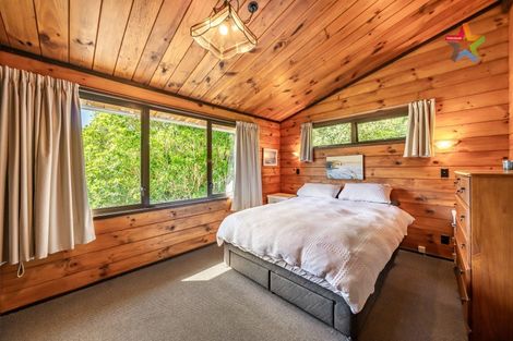 Photo of property in 30 Korau Grove, Stokes Valley, Lower Hutt, 5019