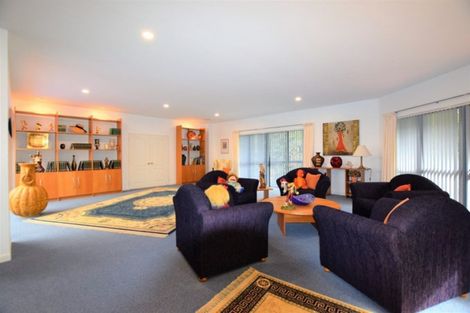 Photo of property in 4 Burgundy Park Avenue, Henderson, Auckland, 0612