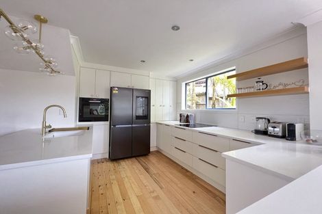 Photo of property in 8 Pah Road, Cockle Bay, Auckland, 2014