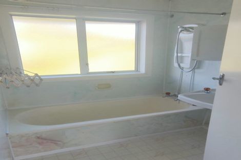 Photo of property in 2/3 Camp Street, Silverstream, Upper Hutt, 5019