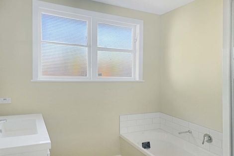 Photo of property in 24 Cornwall Street, Hutt Central, Lower Hutt, 5010