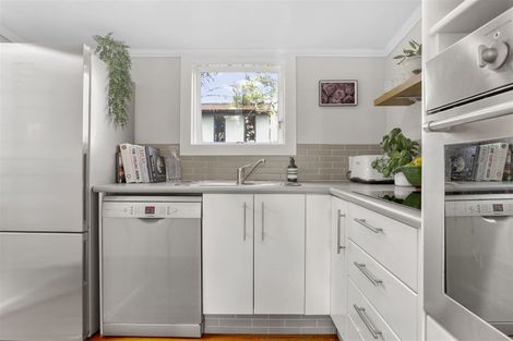 Photo of property in 1/23 Gladstone Road, Northcote, Auckland, 0627