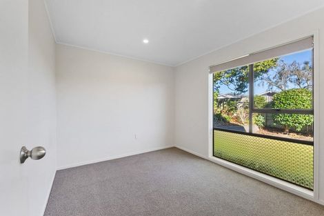 Photo of property in 21 Nevada Drive, Merrilands, New Plymouth, 4312