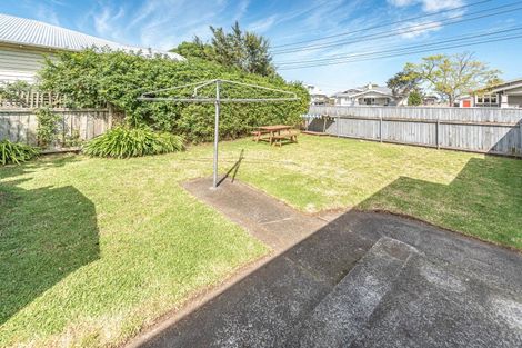 Photo of property in 11 Sarjeant Street, Gonville, Whanganui, 4500