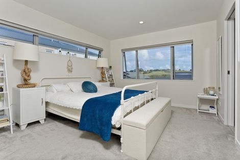 Photo of property in 1 Turutu Place, Long Bay, Auckland, 0630