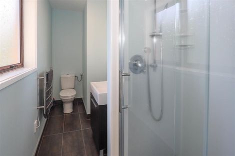 Photo of property in 2 Vista Place, Kawaha Point, Rotorua, 3010