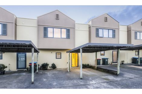 Photo of property in 5n Dryden Place, Mount Wellington, Auckland, 1051