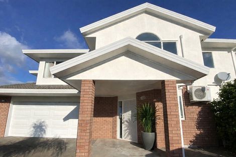 Photo of property in 8 Alice Place, Hillcrest, Auckland, 0627