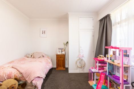 Photo of property in 33 Tennyson Street, Dannevirke, 4930