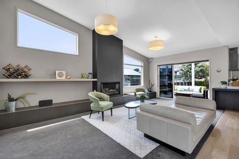 Photo of property in 32 Redwood Crescent, Hurdon, New Plymouth, 4310