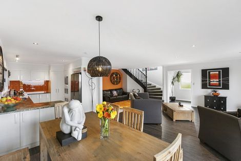 Photo of property in 11 Sykes Avenue, Hatfields Beach, Orewa, 0931